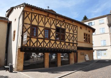 Maison à pan de bois située à Beaujeu (Rhône)