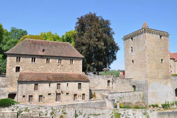 Château de Couches (Saône-et-Loire)