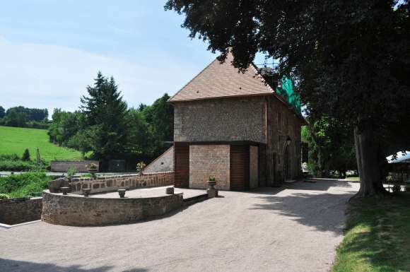 Château de Couches (Saône-et-Loire)